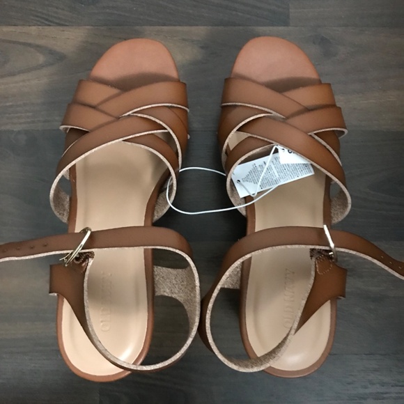 NWT Old Navy Women's Platform Faux Leather Clog Sandals Size 8 Cognac Brown - Picture 2 of 11